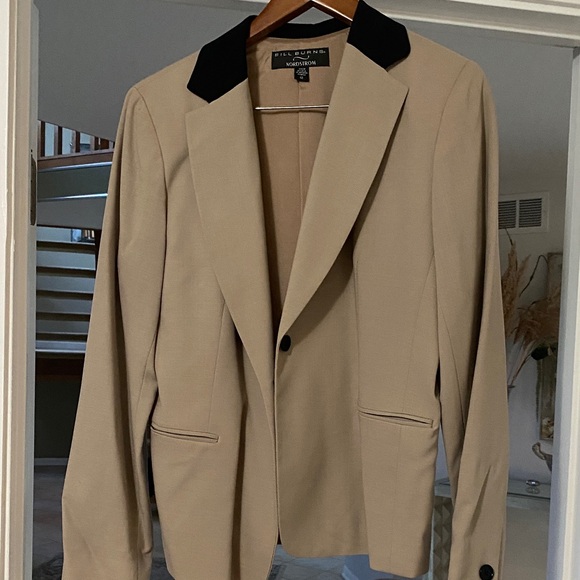 Nordstrom Bill Burns Elegant Beige Blazer with Black Collar Size 12 - Picture 1 of 6